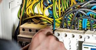 Электрика в частном доме под ключ в Старой Руссе - стоимость услуг от 1550 руб.